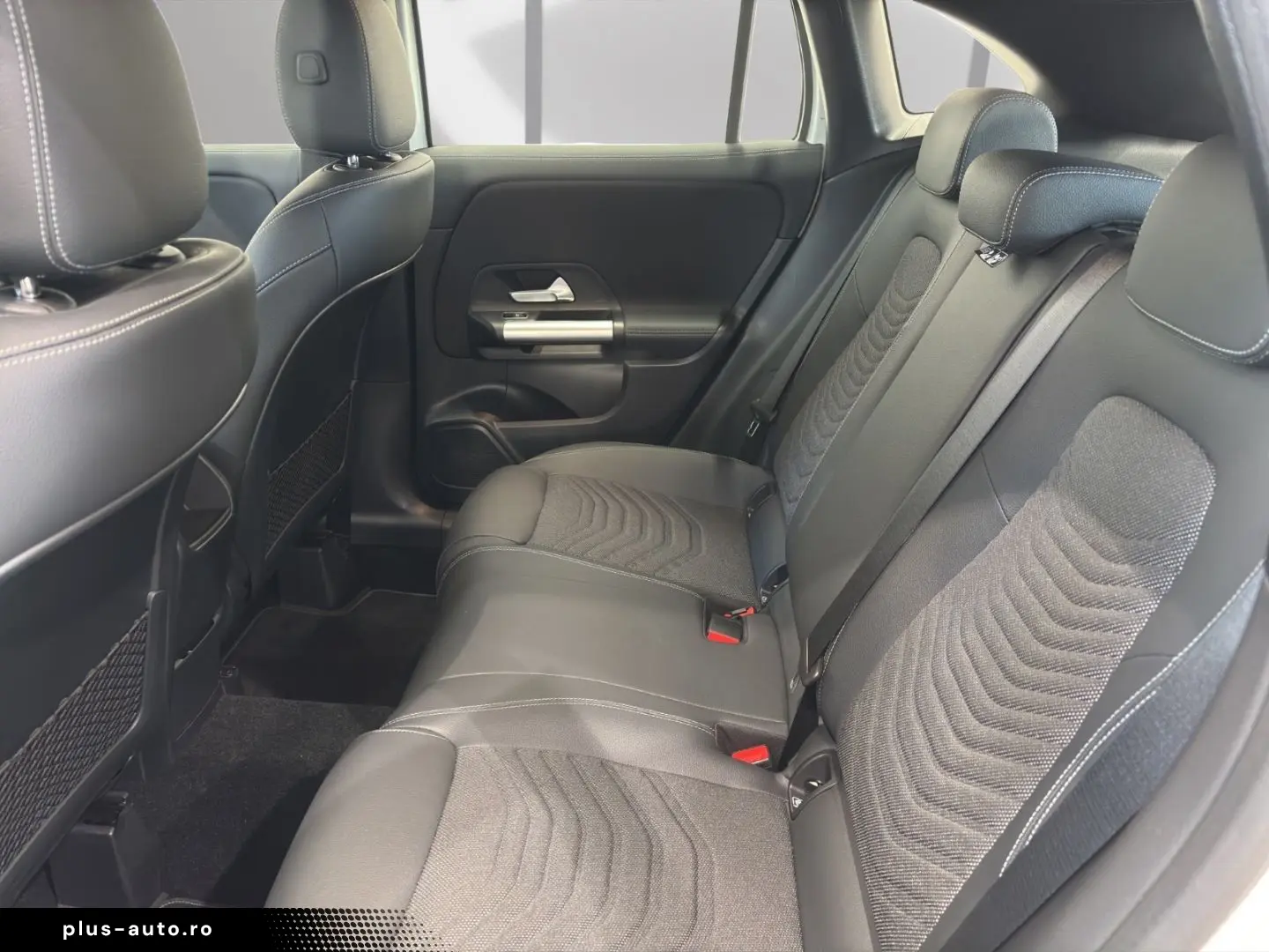 MERCEDES-BENZ GLA 180 PROGRESSIVE LINE