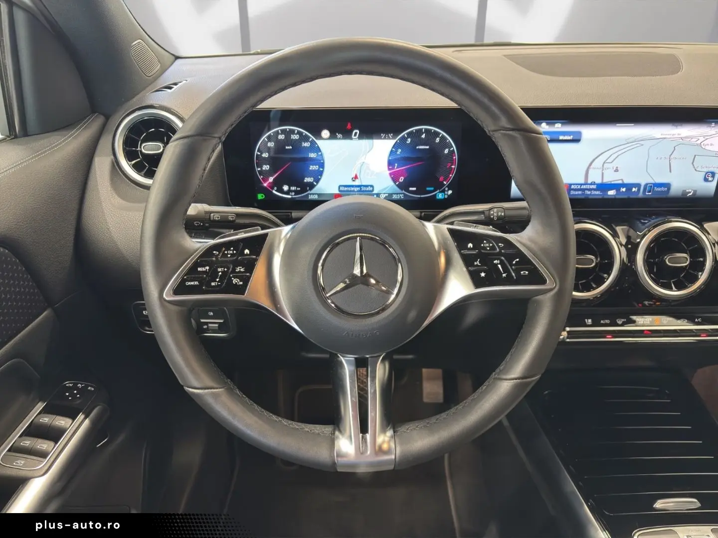 MERCEDES-BENZ GLA 180 PROGRESSIVE LINE