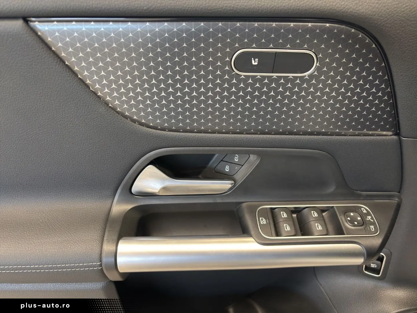 MERCEDES-BENZ GLA 180 PROGRESSIVE LINE