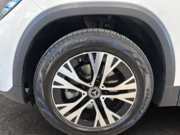 MERCEDES-BENZ GLA 180 PROGRESSIVE LINE