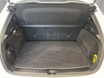 MERCEDES-BENZ GLA 180 PROGRESSIVE LINE