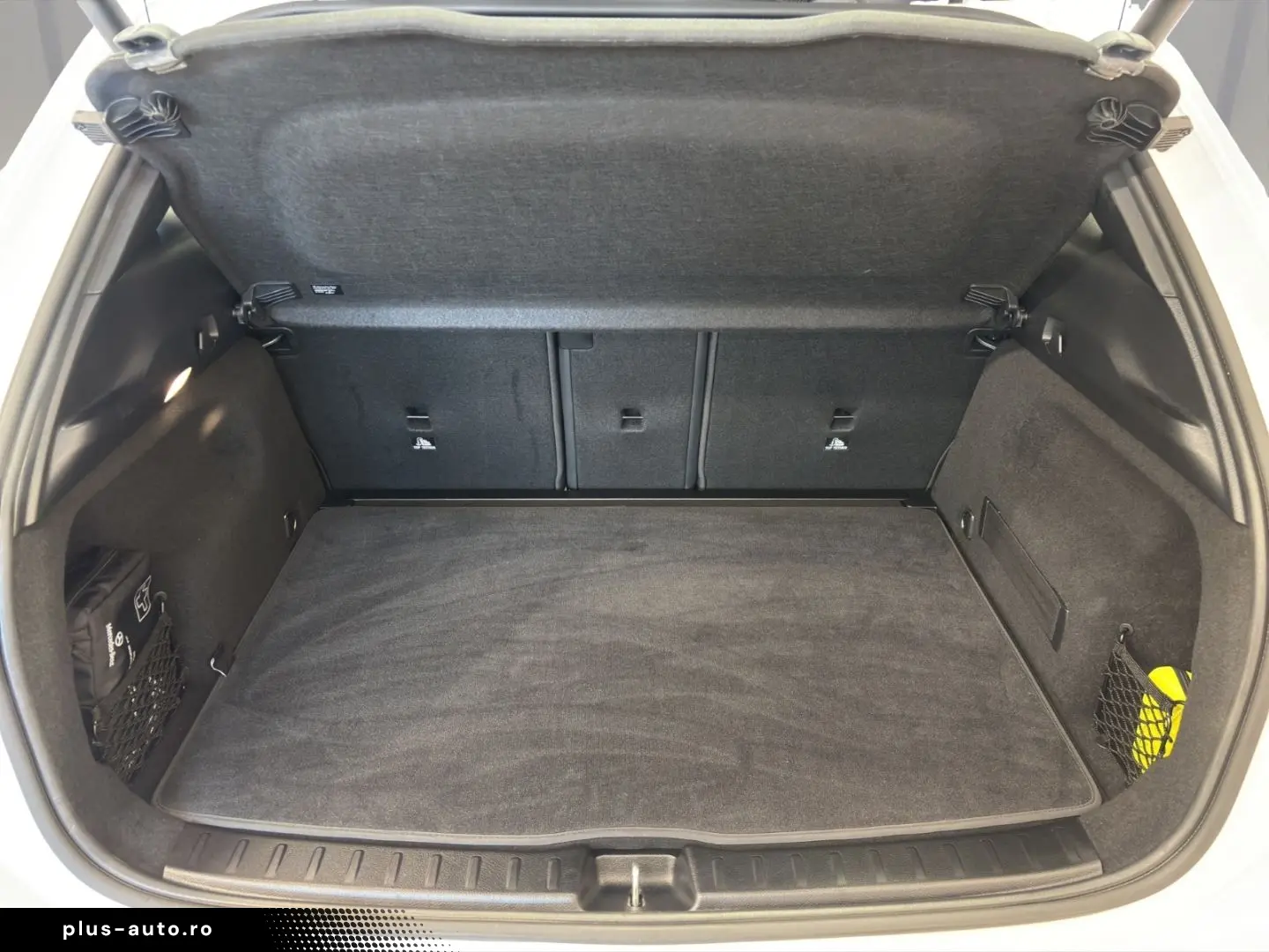 MERCEDES-BENZ GLA 180 PROGRESSIVE LINE