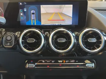 MERCEDES-BENZ GLA 180 PROGRESSIVE LINE