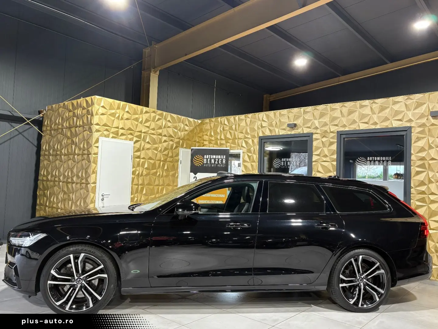 VOLVO V90 Kombi R Design Recharge Plug-In Hybrid AWD