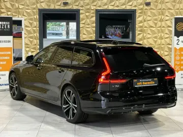 VOLVO V90 Kombi R Design Recharge Plug-In Hybrid AWD