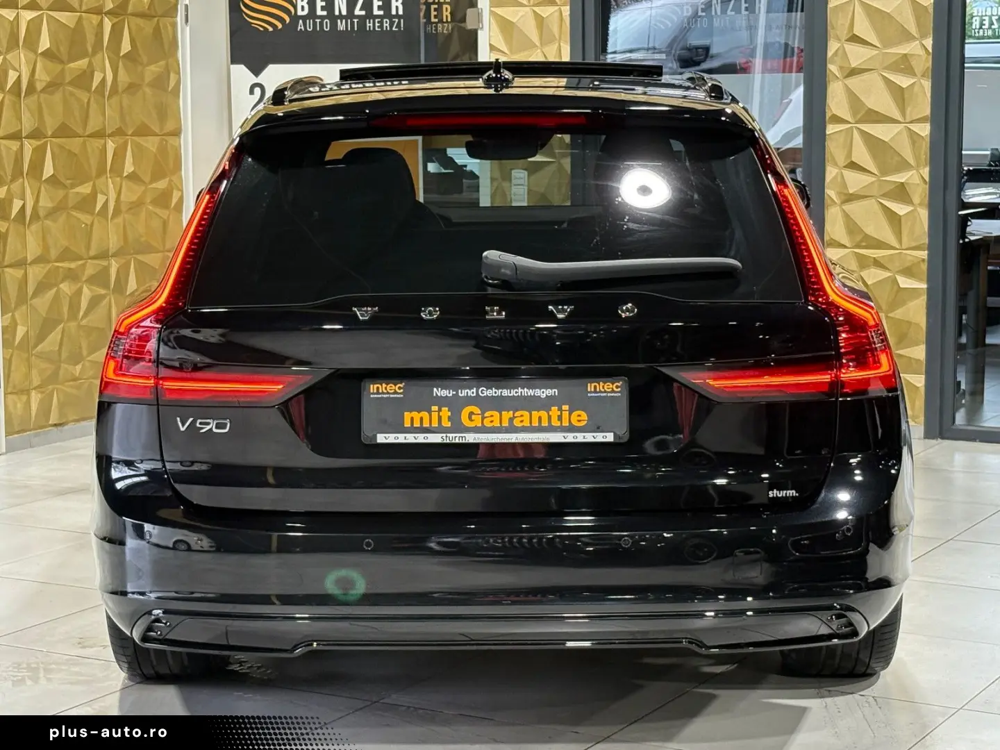 VOLVO V90 Kombi R Design Recharge Plug-In Hybrid AWD