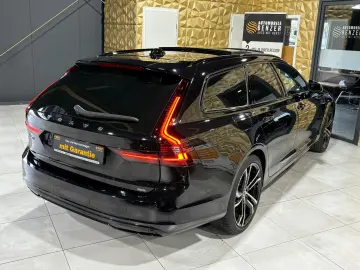VOLVO V90 Kombi R Design Recharge Plug-In Hybrid AWD