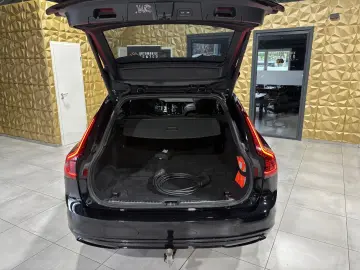 VOLVO V90 Kombi R Design Recharge Plug-In Hybrid AWD