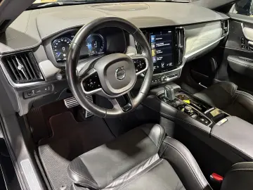 VOLVO V90 Kombi R Design Recharge Plug-In Hybrid AWD