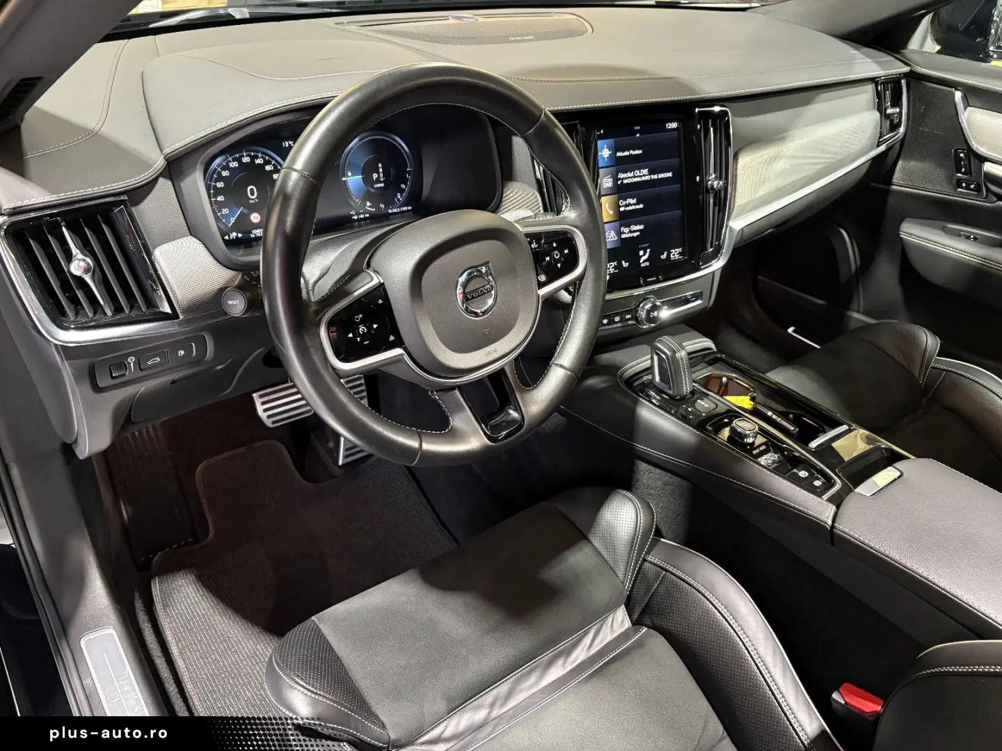 VOLVO V90 Kombi R Design Recharge Plug-In Hybrid AWD