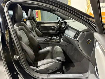 VOLVO V90 Kombi R Design Recharge Plug-In Hybrid AWD