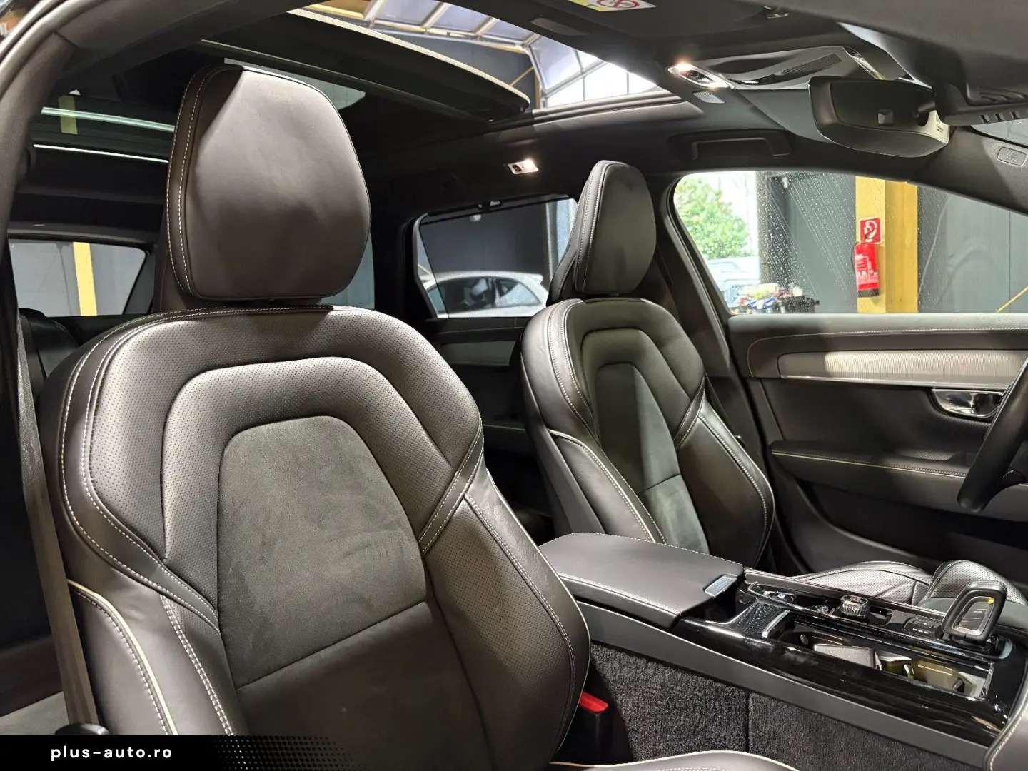 VOLVO V90 Kombi R Design Recharge Plug-In Hybrid AWD