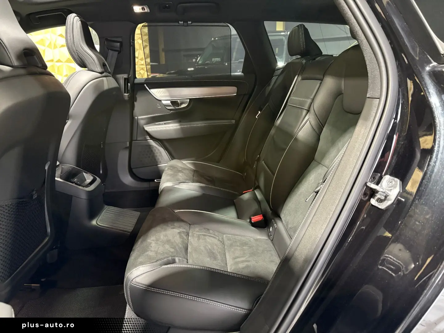 VOLVO V90 Kombi R Design Recharge Plug-In Hybrid AWD