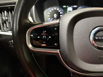 VOLVO V90 Kombi R Design Recharge Plug-In Hybrid AWD