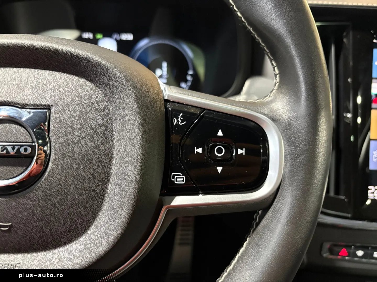 VOLVO V90 Kombi R Design Recharge Plug-In Hybrid AWD