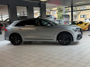 AUDI SQ8 4.0 TFSI quattro EXCLUSIVE ALCANTARA BLACK