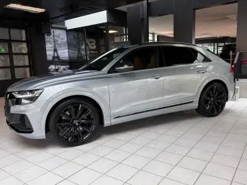 AUDI SQ8 4.0 TFSI quattro EXCLUSIVE ALCANTARA BLACK