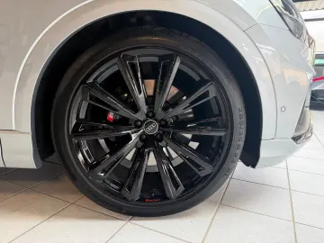 AUDI SQ8 4.0 TFSI quattro EXCLUSIVE ALCANTARA BLACK