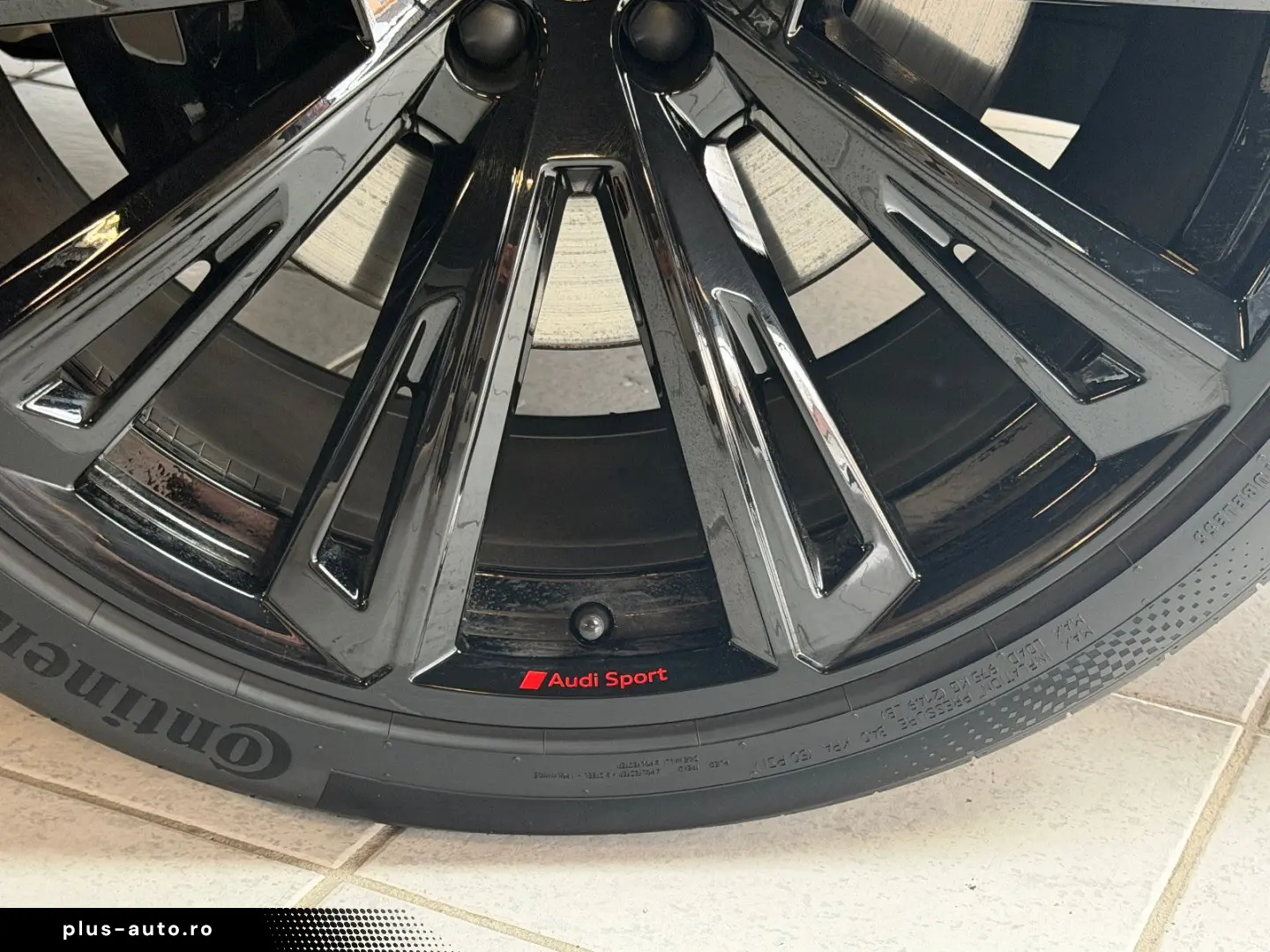 AUDI SQ8 4.0 TFSI quattro EXCLUSIVE ALCANTARA BLACK