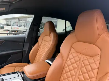 AUDI SQ8 4.0 TFSI quattro EXCLUSIVE ALCANTARA BLACK