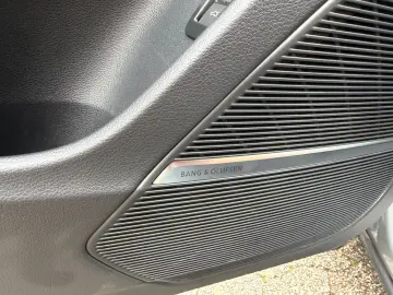 AUDI SQ8 4.0 TFSI quattro EXCLUSIVE ALCANTARA BLACK