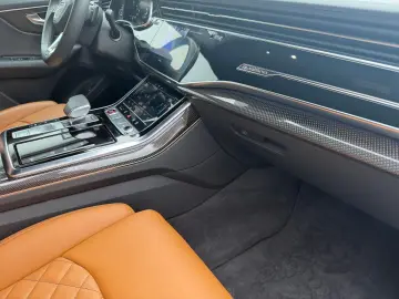 AUDI SQ8 4.0 TFSI quattro EXCLUSIVE ALCANTARA BLACK