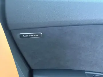 AUDI SQ8 4.0 TFSI quattro EXCLUSIVE ALCANTARA BLACK