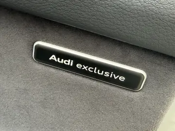AUDI SQ8 4.0 TFSI quattro EXCLUSIVE ALCANTARA BLACK