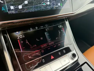 AUDI SQ8 4.0 TFSI quattro EXCLUSIVE ALCANTARA BLACK
