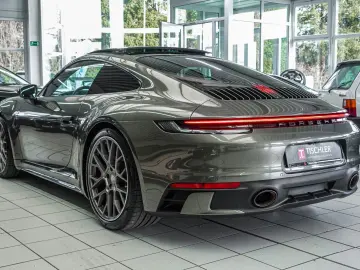 PORSCHE 911 Carrera 4S LIFT PANO Sitzlüft SportCh ACC 21