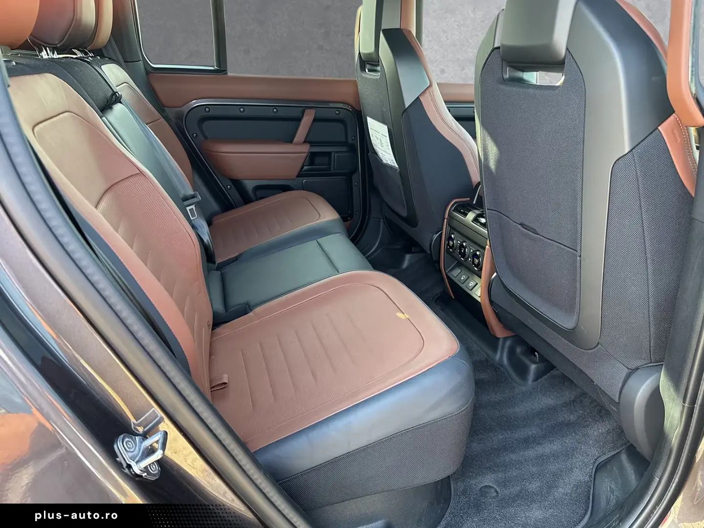 Land Rover Defender OCTA 22-Z.Matt