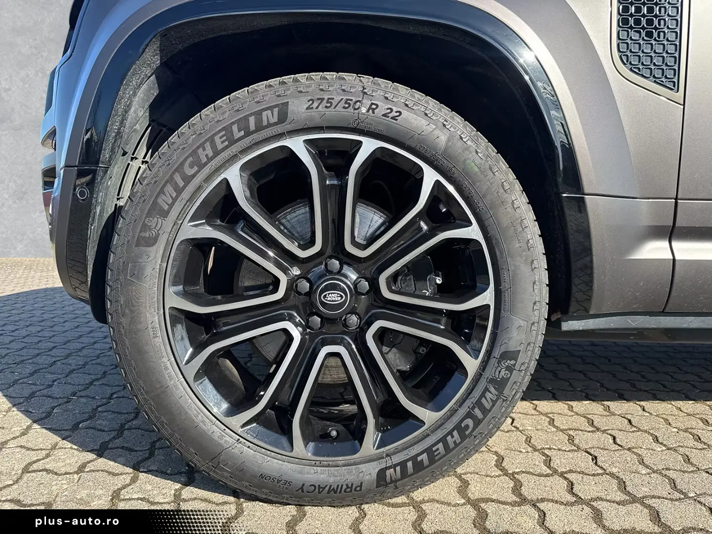 Land Rover Defender OCTA 22-Z.Matt