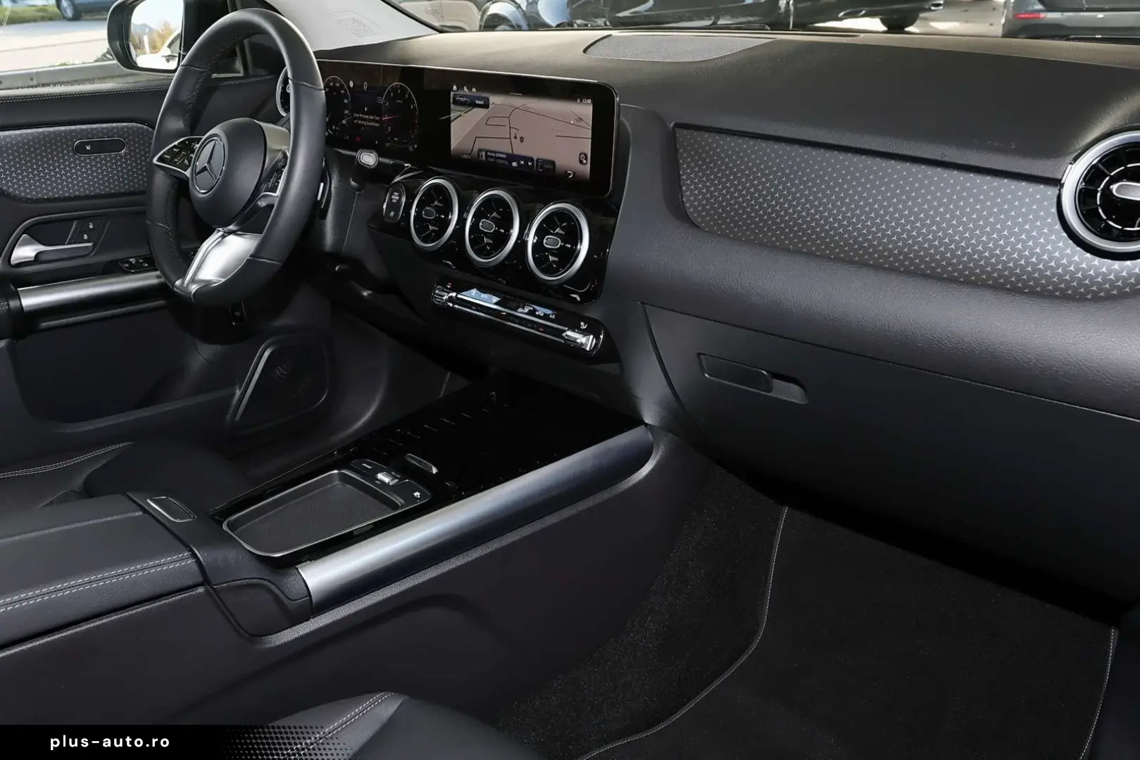 MERCEDES-BENZ GLA 180