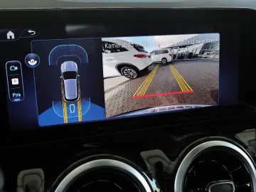 MERCEDES-BENZ GLA 180