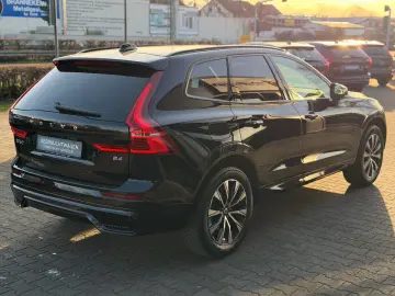 VOLVO XC60 B4 Plus Dark 2WD