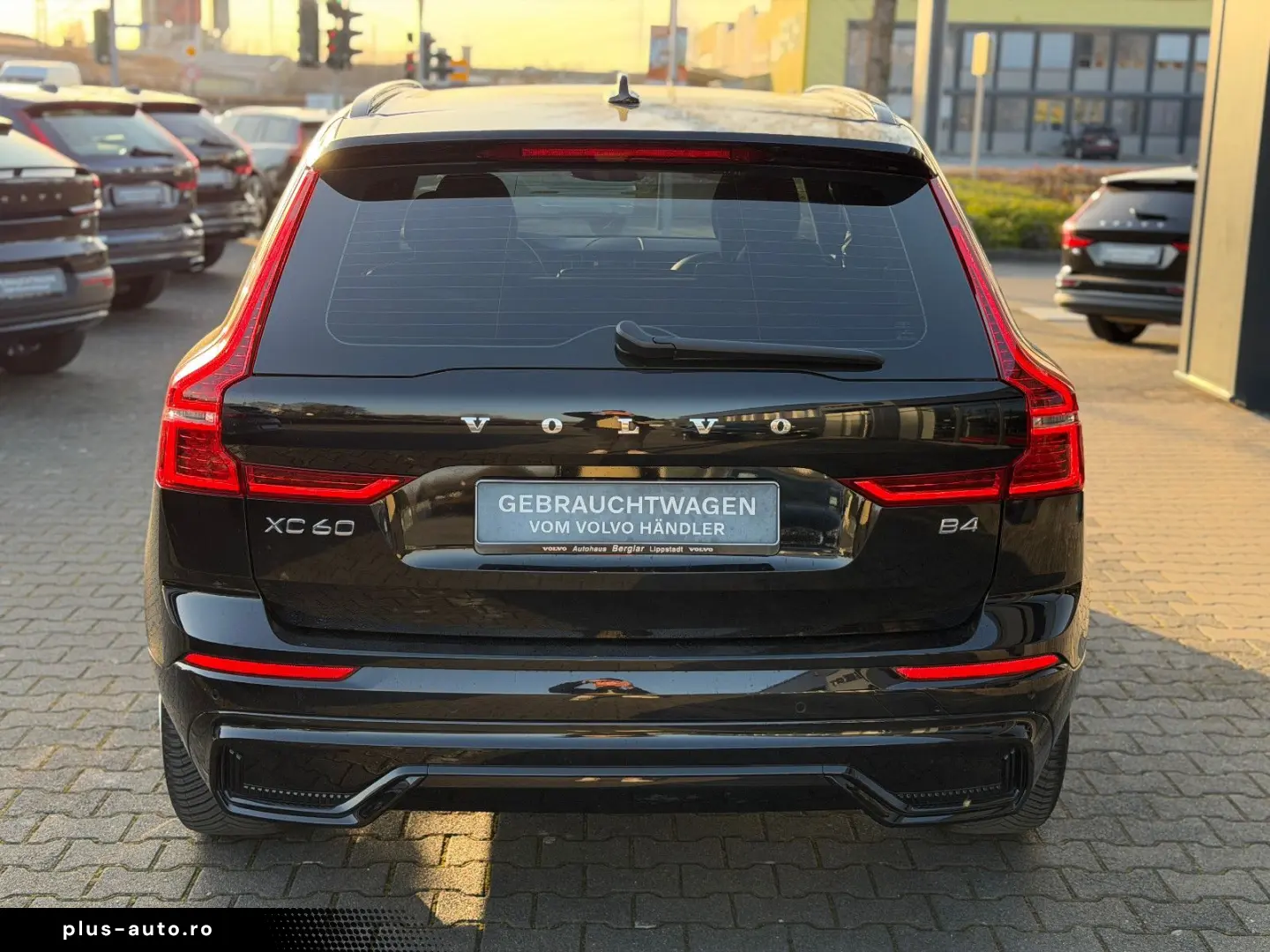 VOLVO XC60 B4 Plus Dark 2WD