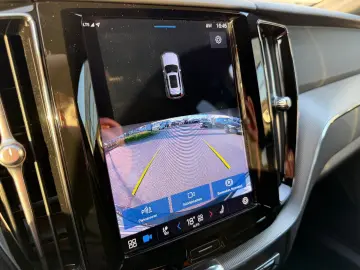 VOLVO XC60 B4 Plus Dark 2WD