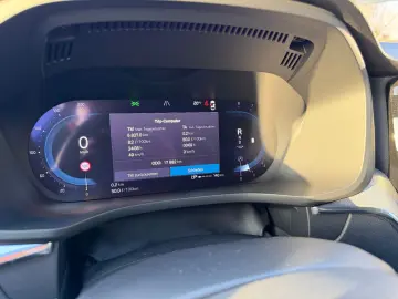 VOLVO XC60 B4 Plus Dark 2WD