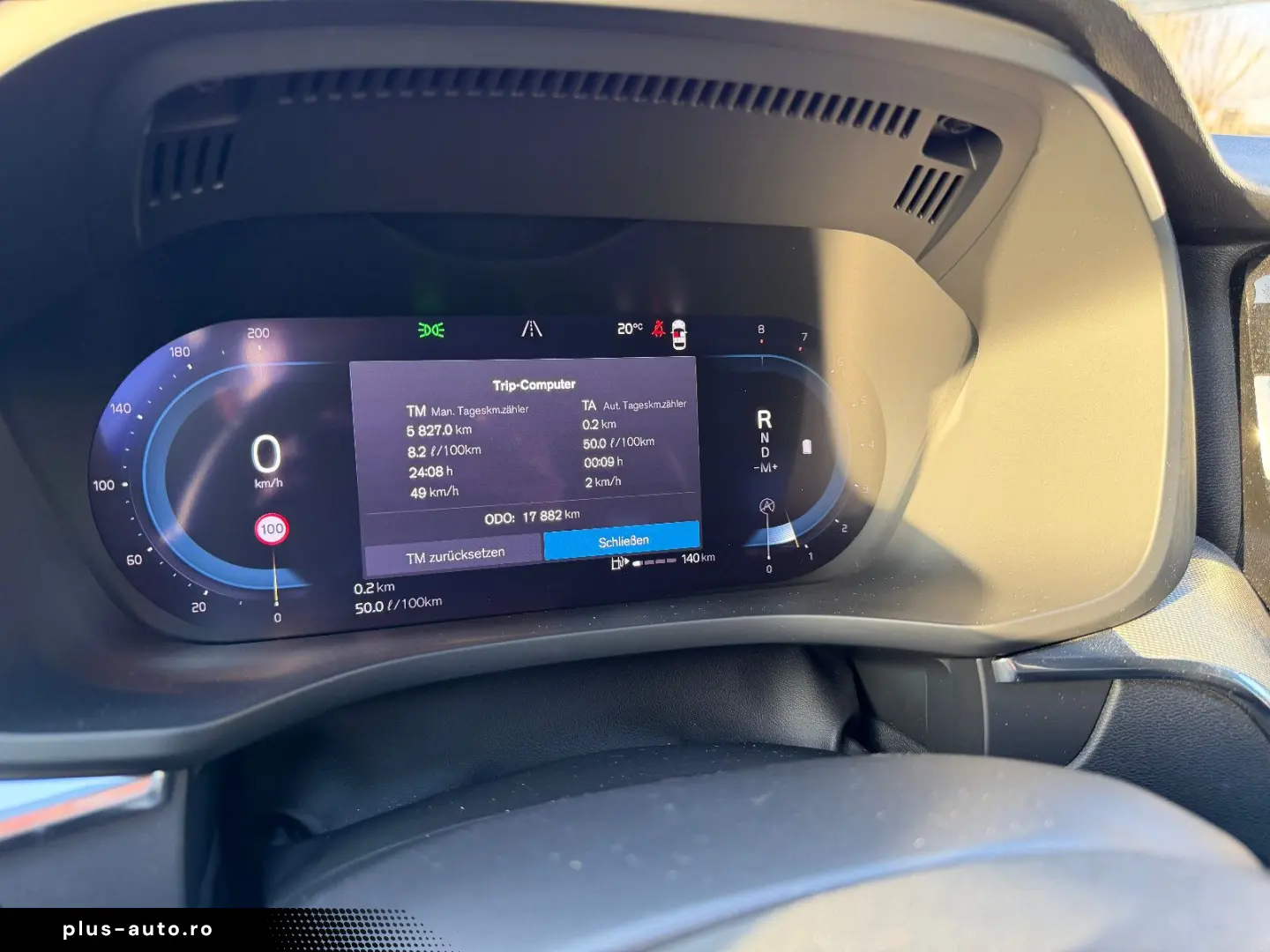 VOLVO XC60 B4 Plus Dark 2WD