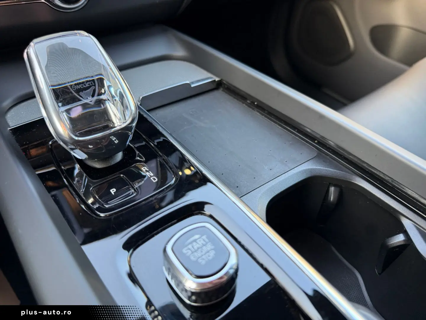 VOLVO XC60 B4 Plus Dark 2WD