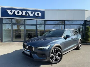 VOLVO V60 B4 AWD CC Navi SHZ ACC AHK 360