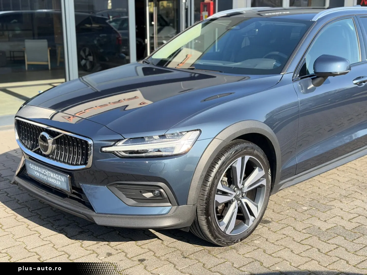 VOLVO V60 B4 AWD CC Navi SHZ ACC AHK 360