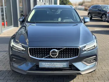 VOLVO V60 B4 AWD CC Navi SHZ ACC AHK 360
