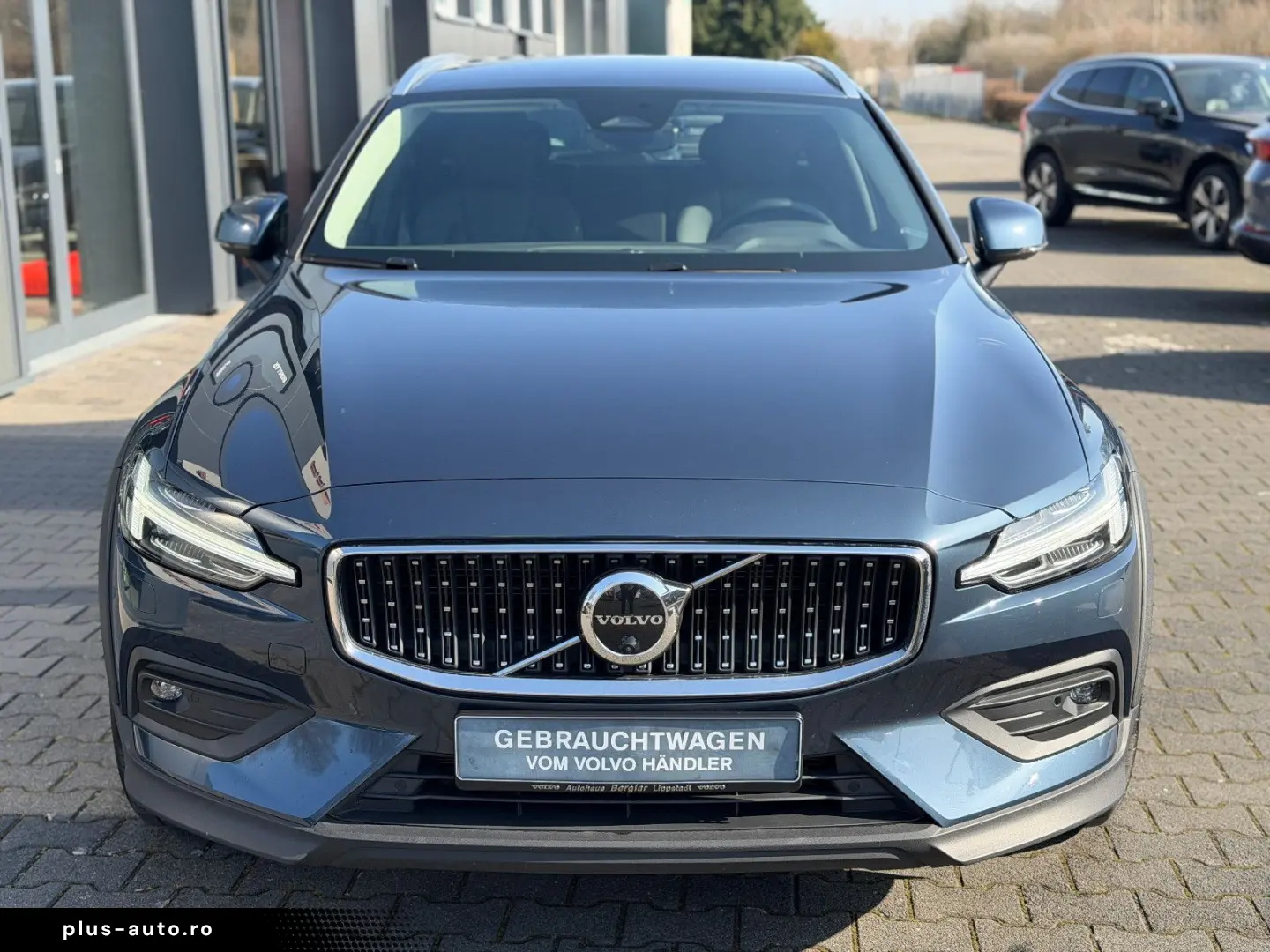 VOLVO V60 B4 AWD CC Navi SHZ ACC AHK 360