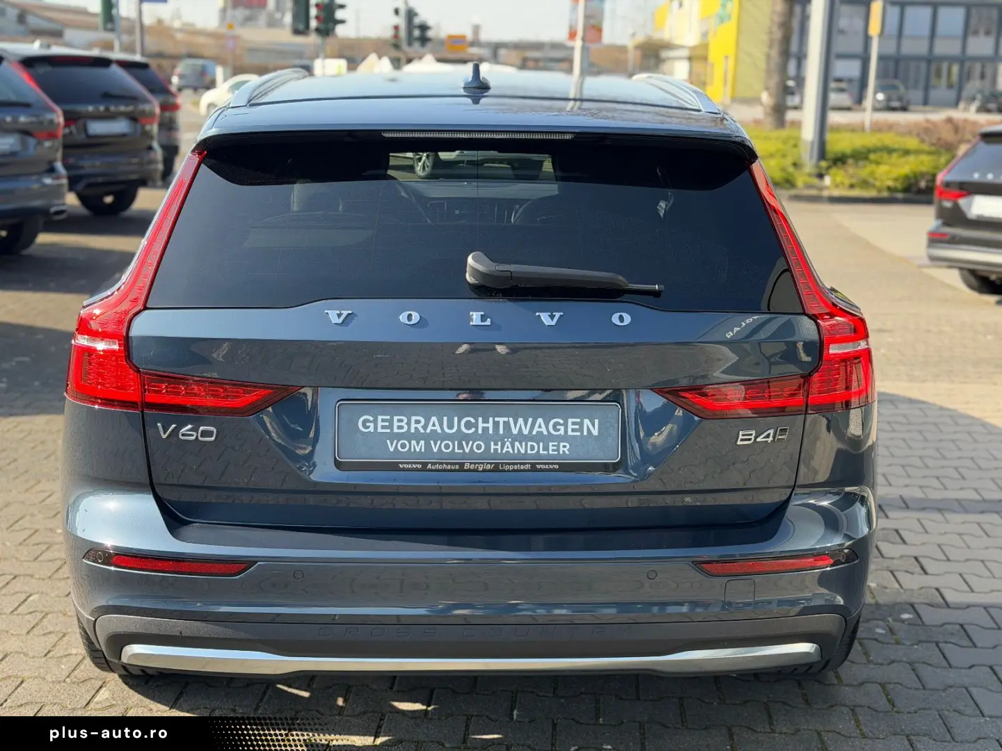 VOLVO V60 B4 AWD CC Navi SHZ ACC AHK 360