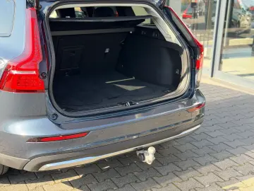 VOLVO V60 B4 AWD CC Navi SHZ ACC AHK 360
