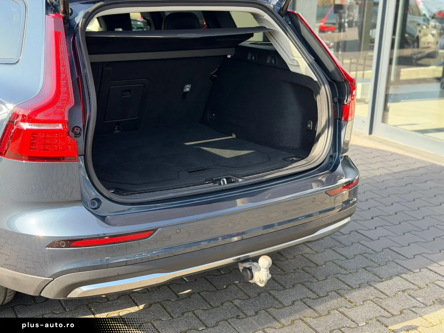 VOLVO V60 B4 AWD CC Navi SHZ ACC AHK 360