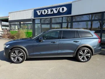 VOLVO V60 B4 AWD CC Navi SHZ ACC AHK 360