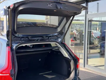 VOLVO V60 B4 AWD CC Navi SHZ ACC AHK 360