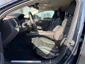 VOLVO V60 B4 AWD CC Navi SHZ ACC AHK 360